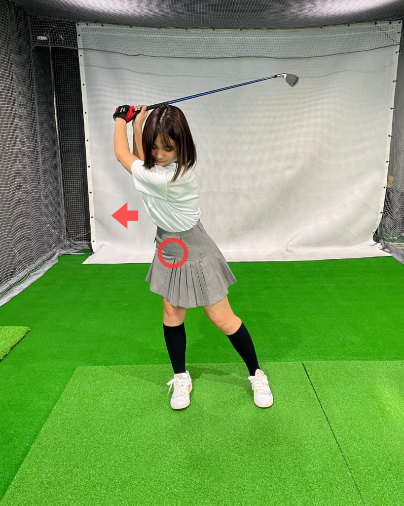 右の股関節が流れている
